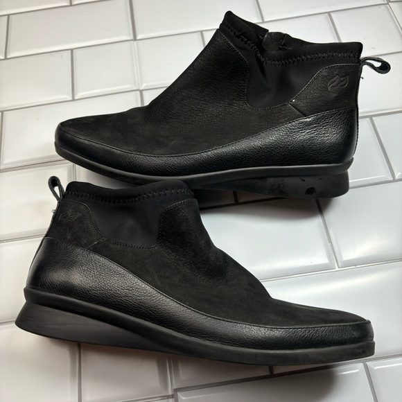 Nurture Vanica‎ Women's Black Leather Side Zipper Ankle Bootie Size 8.5M - Picture 2 of 12